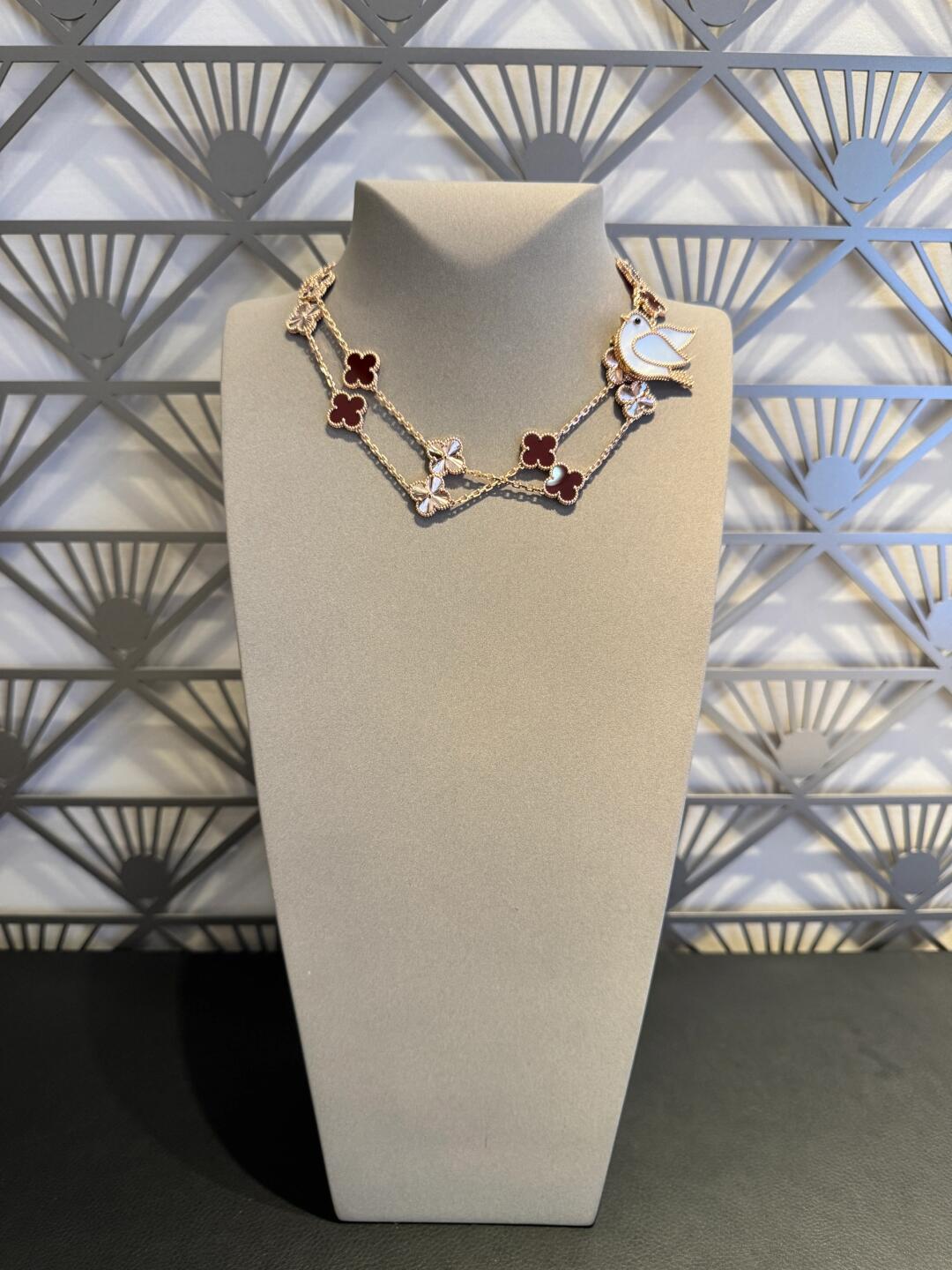 [Lora-Jewelry] COLLIER CORNALINE LASER 20 MOTIFS TRÈFLE