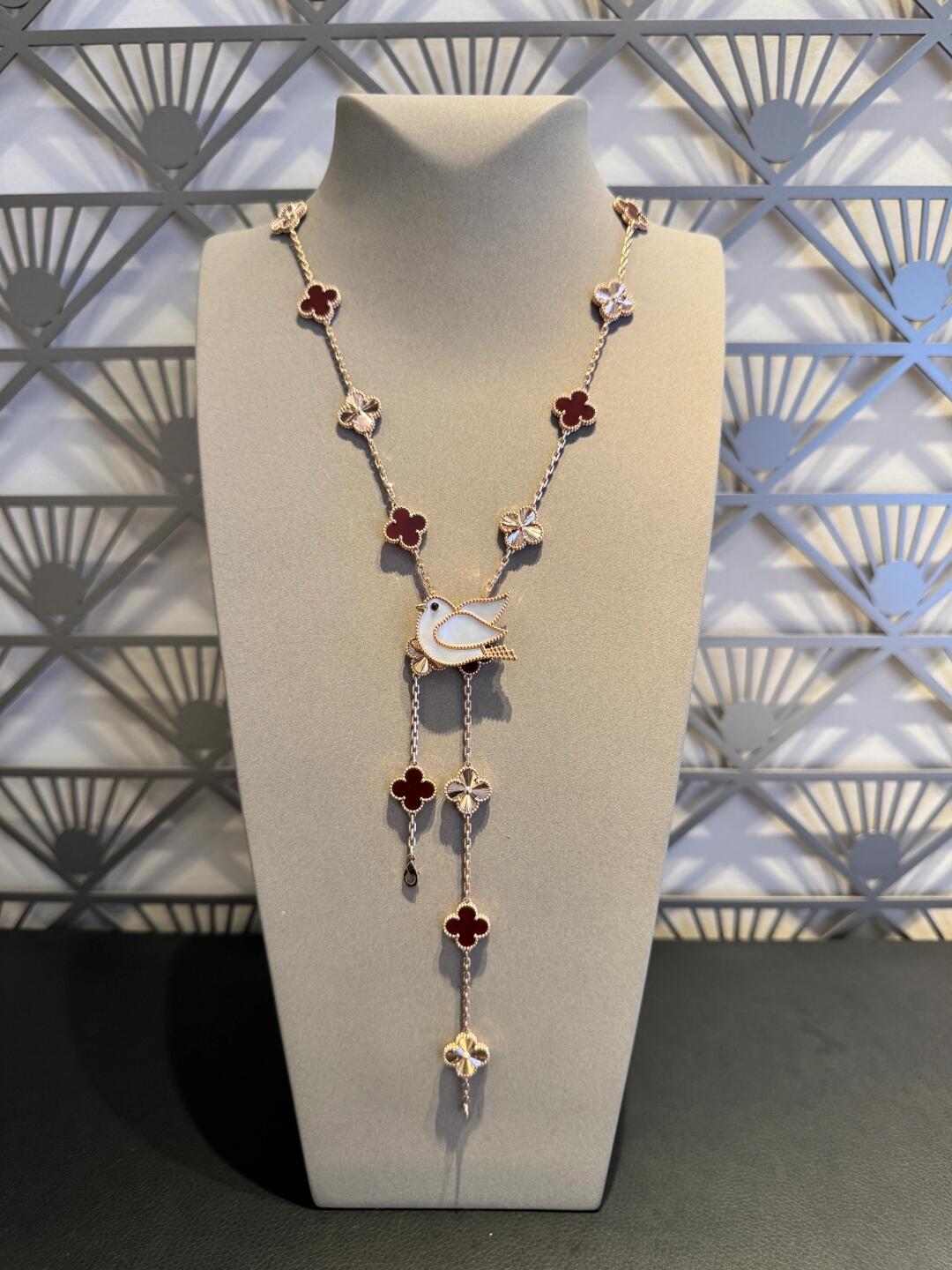 [Lora-Jewelry] COLLIER CORNALINE LASER 20 MOTIFS TRÈFLE