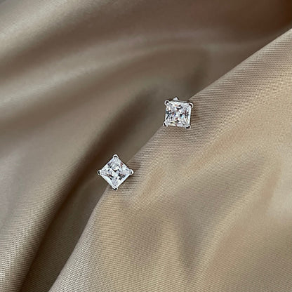 [Lora-Jewelry] Boucles d'oreilles délicates de forme carrée