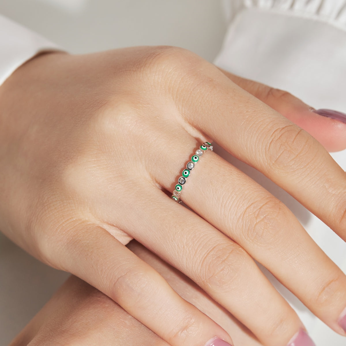 [Lora-Jewelry] Bague ronde scintillante et vibrante pour un usage quotidien