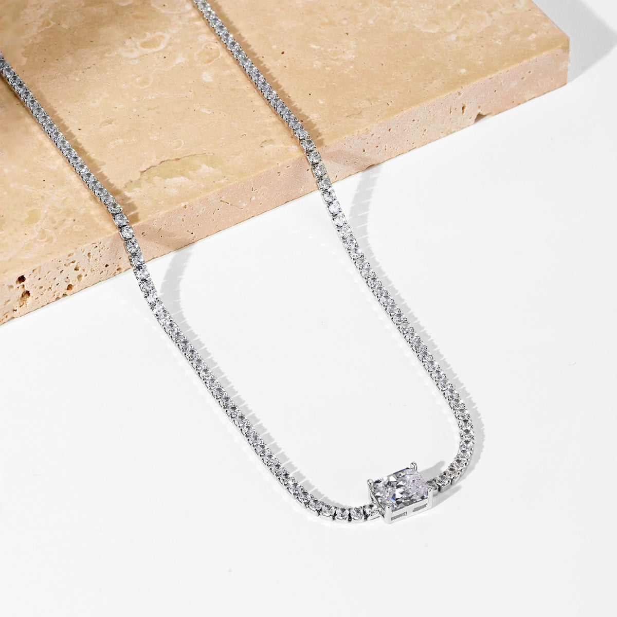 [Lora-Jewelry] Collier orné d'émeraude taille 2,0 carats