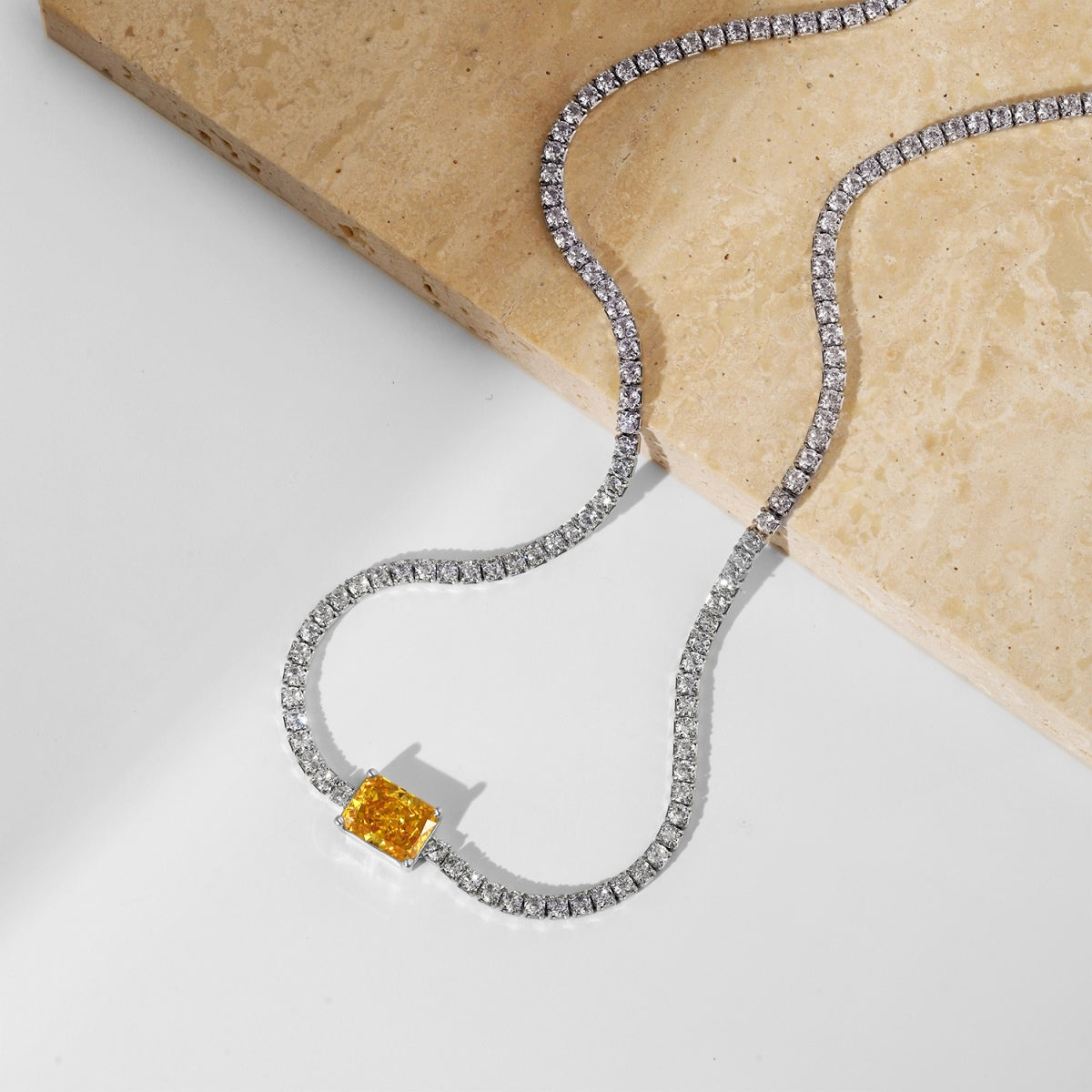 [Lora-Jewelry] Collier orné d'émeraude taille 2,0 carats
