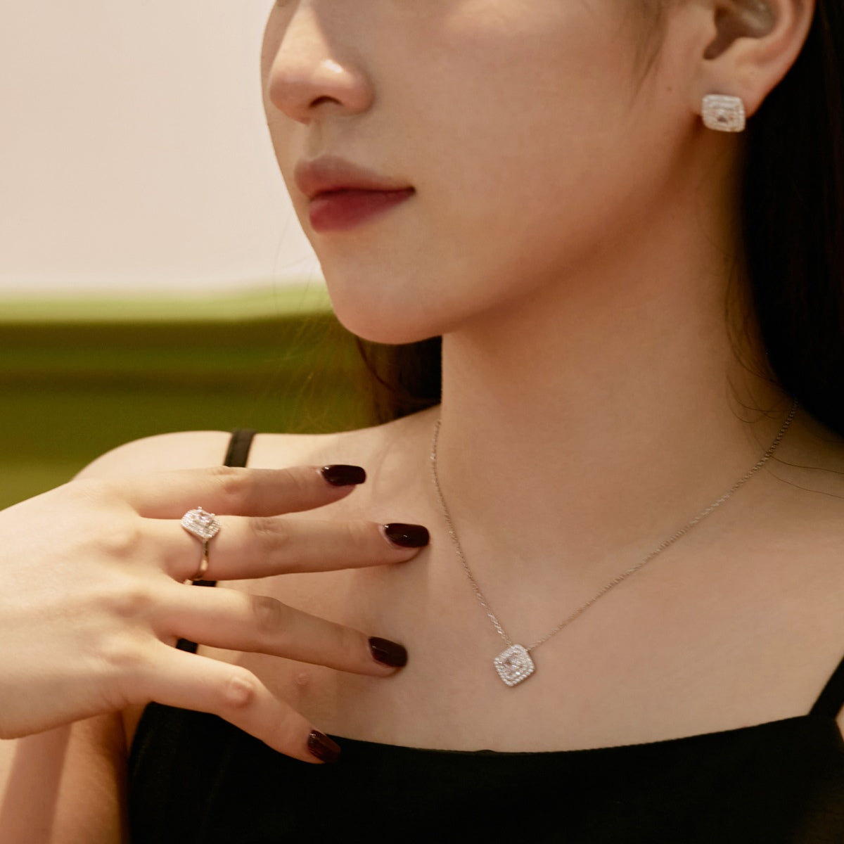 [Lora-Jewelry] Collier scintillant en taille Asscher