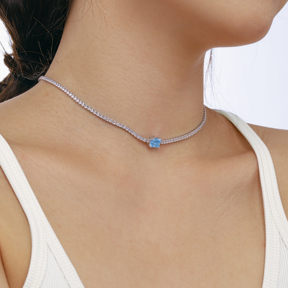[Lora-Jewelry] Collier orné d'émeraude taille 2,0 carats