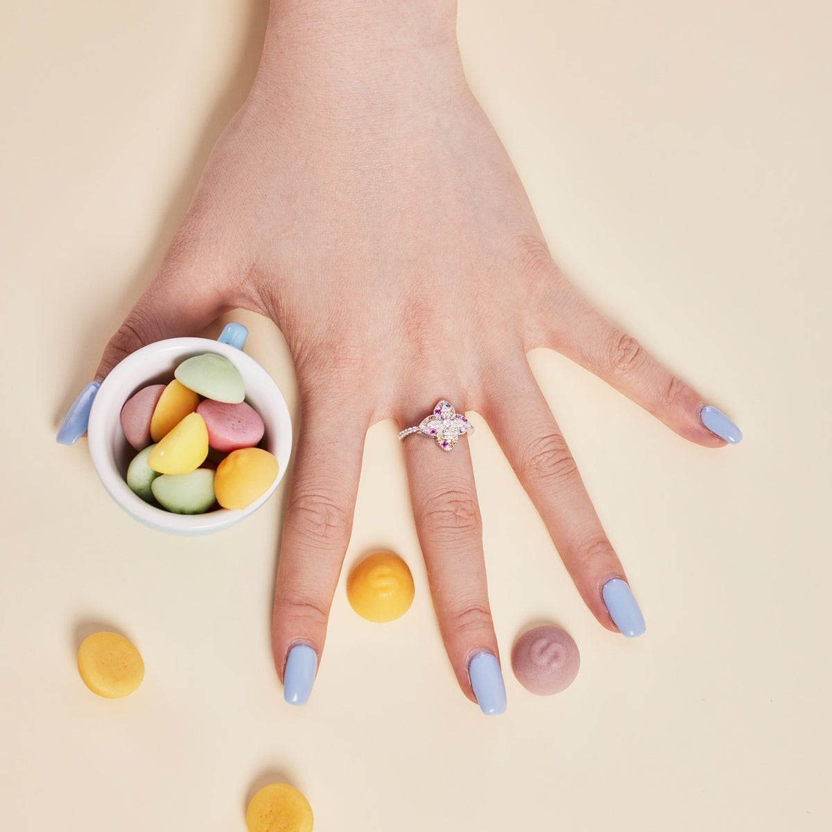 [Lora-Jewelry] Bague de banquet luxueuse en forme de fleur colorée