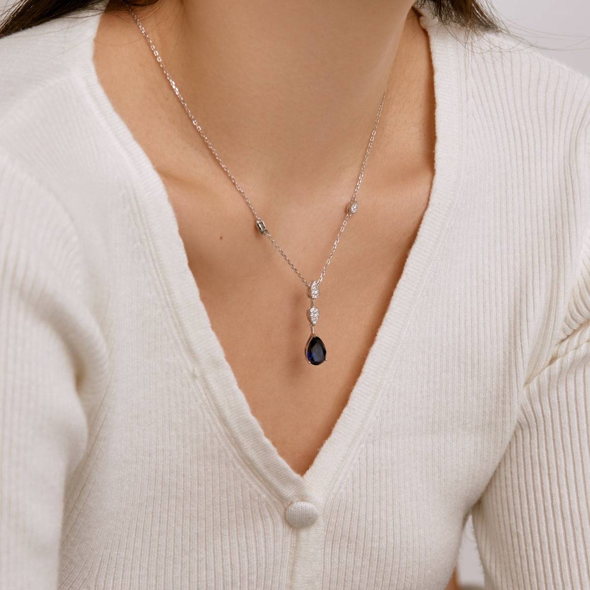 [Lora-Jewelry] Collier éblouissant taille poire