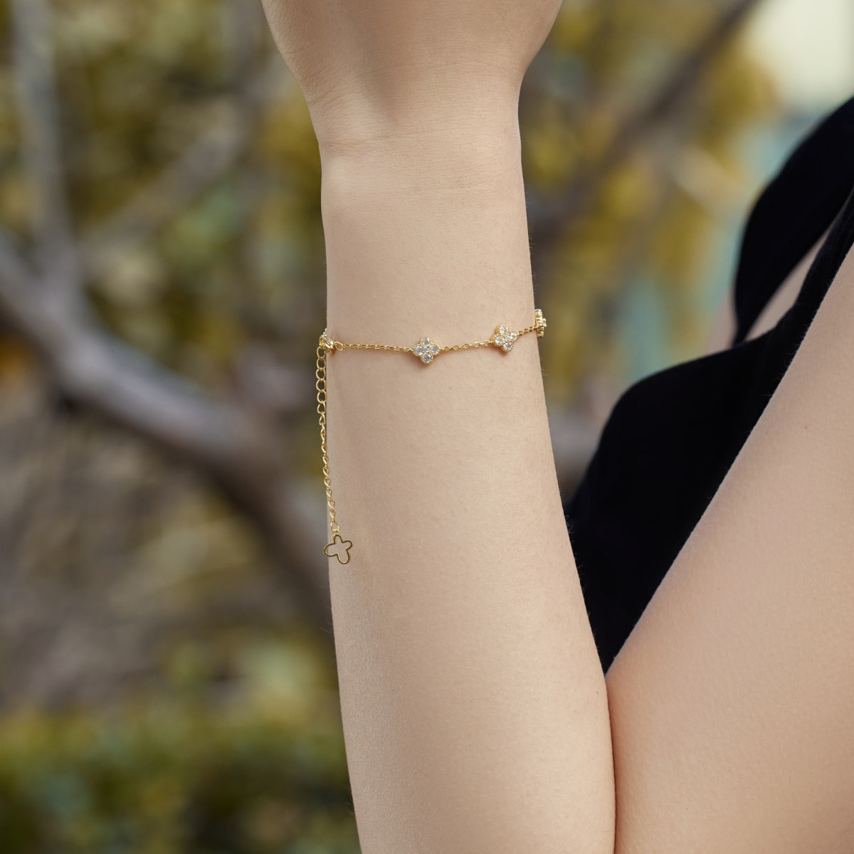 [Lora-Jewelry] Bracelet papillon creux en forme de trèfle à quatre feuilles