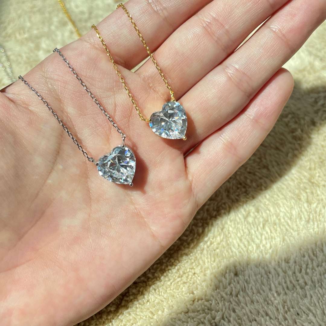 [Lora-Jewelry] Collier en forme de cœur rayonnant de 6,0 carats