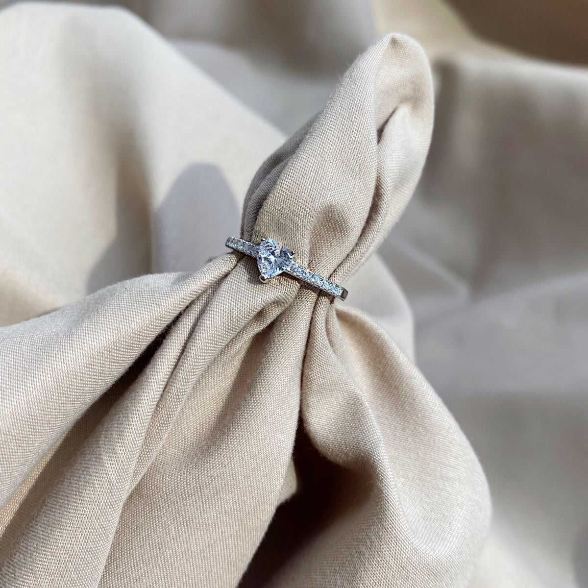 [Lora-Jewelry]0.5カラット カラットエタニティ チャーミング ハートシェイプ ラバーリング