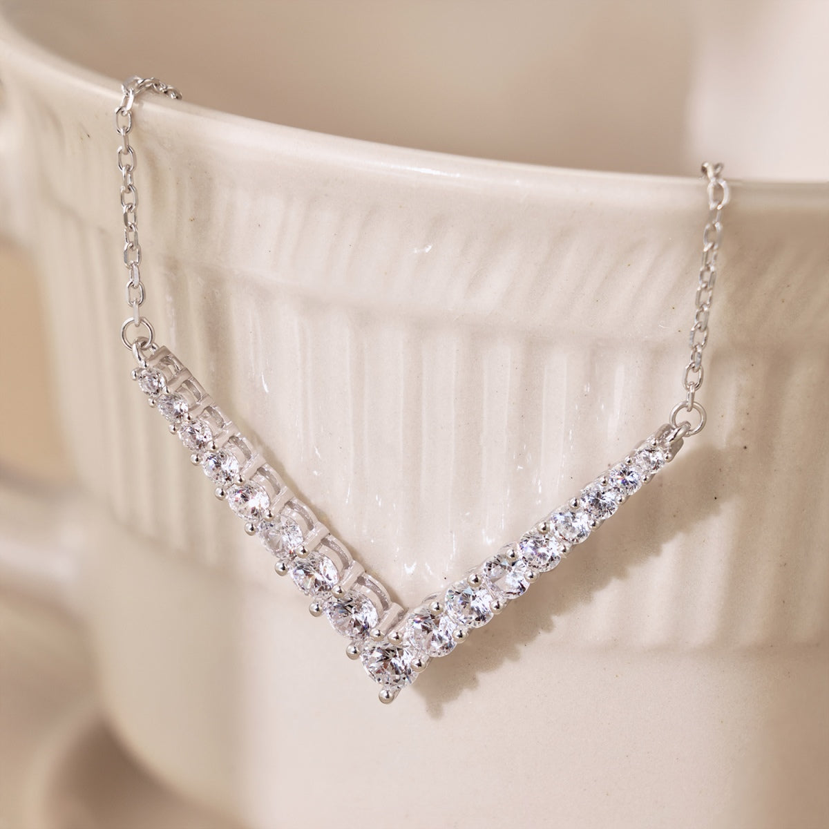 [Lora-Jewelry] Collier rond orné