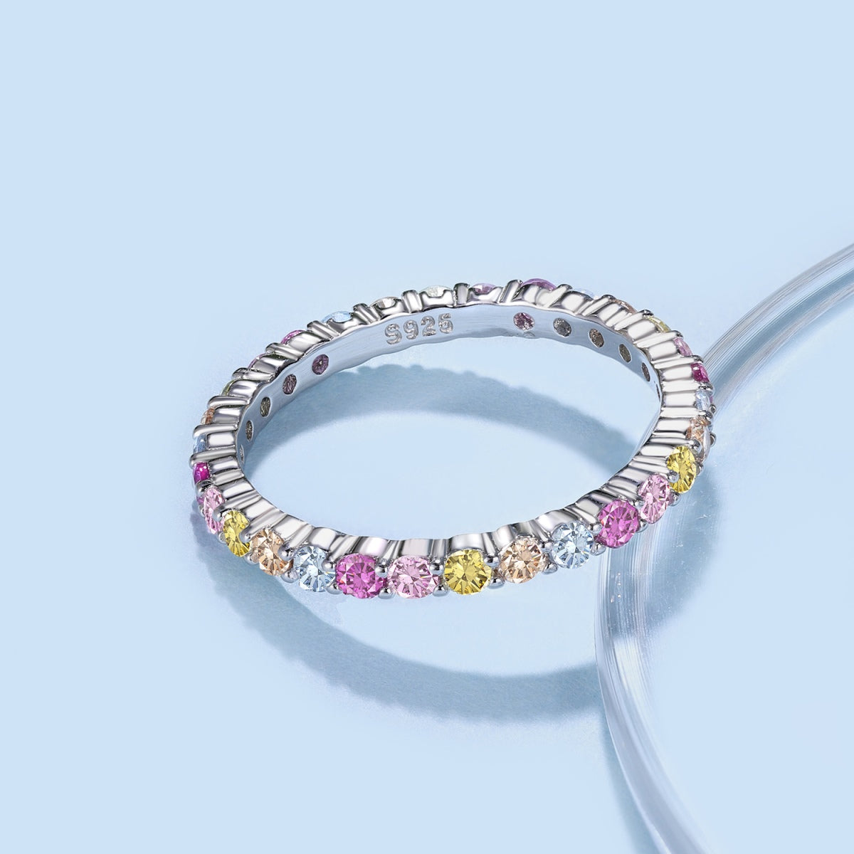 [Lora-Jewelry] Bague élégante et vive à taille ronde pour tous les jours