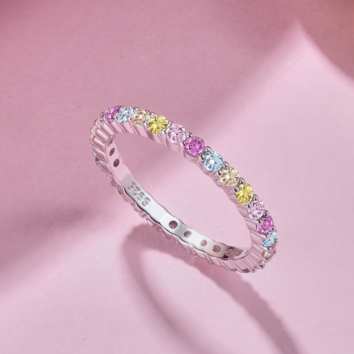 [Lora-Jewelry] Bague élégante et vive à taille ronde pour tous les jours