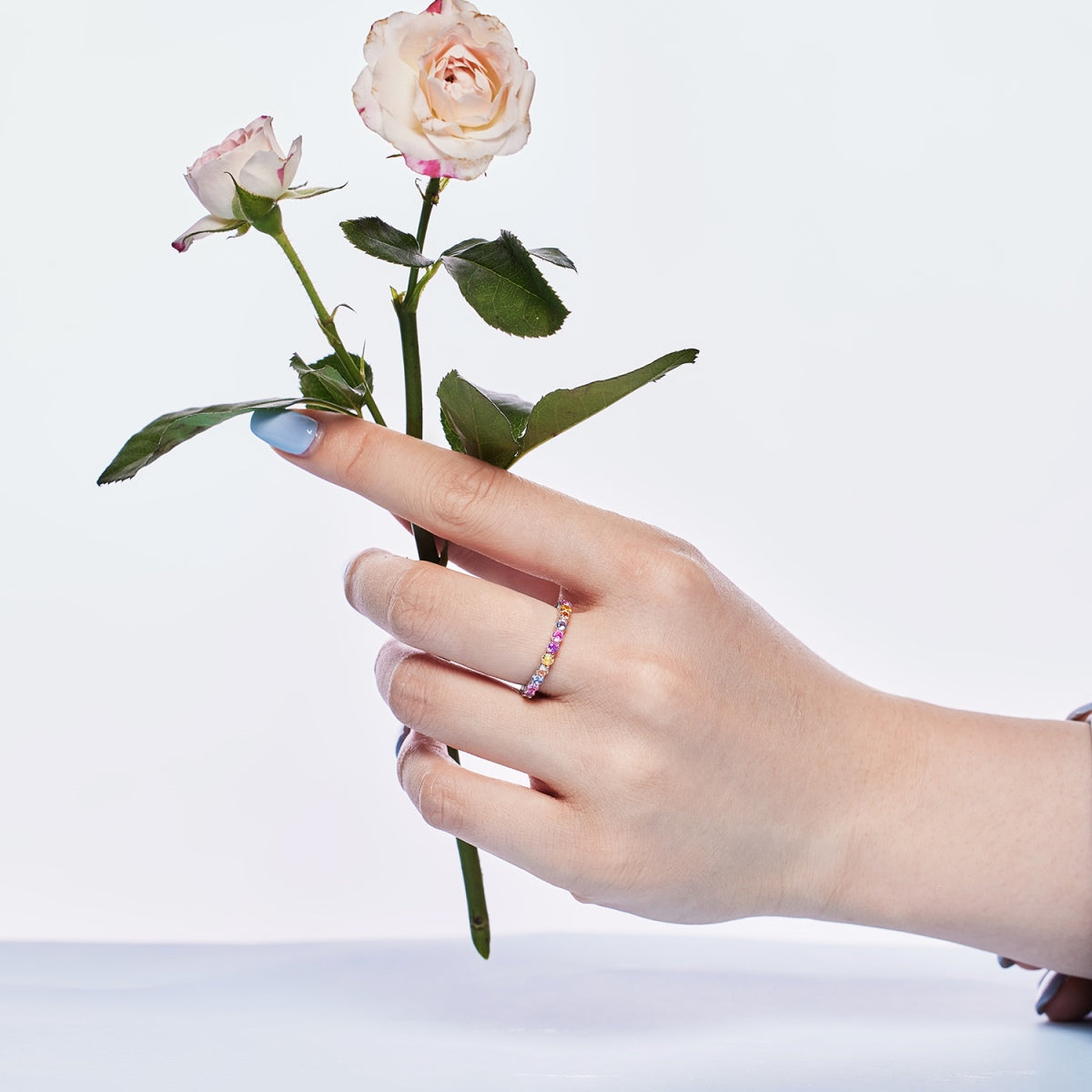 [Lora-Jewelry] Bague de fête éblouissante et resplendissante à taille ronde