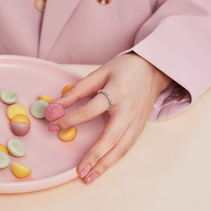 [Lora-Jewelry]ユニークな輝きを放つラウンドカットのデイリーリング
