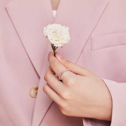 [Lora-Jewelry]ユニークな輝きを放つラウンドカットのデイリーリング