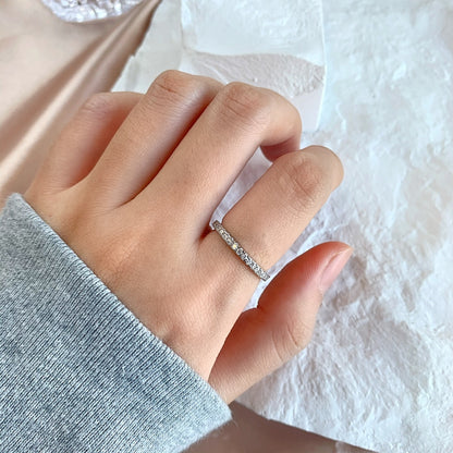 [Lora-Jewelry] Bague quotidienne délicate et scintillante à taille ronde