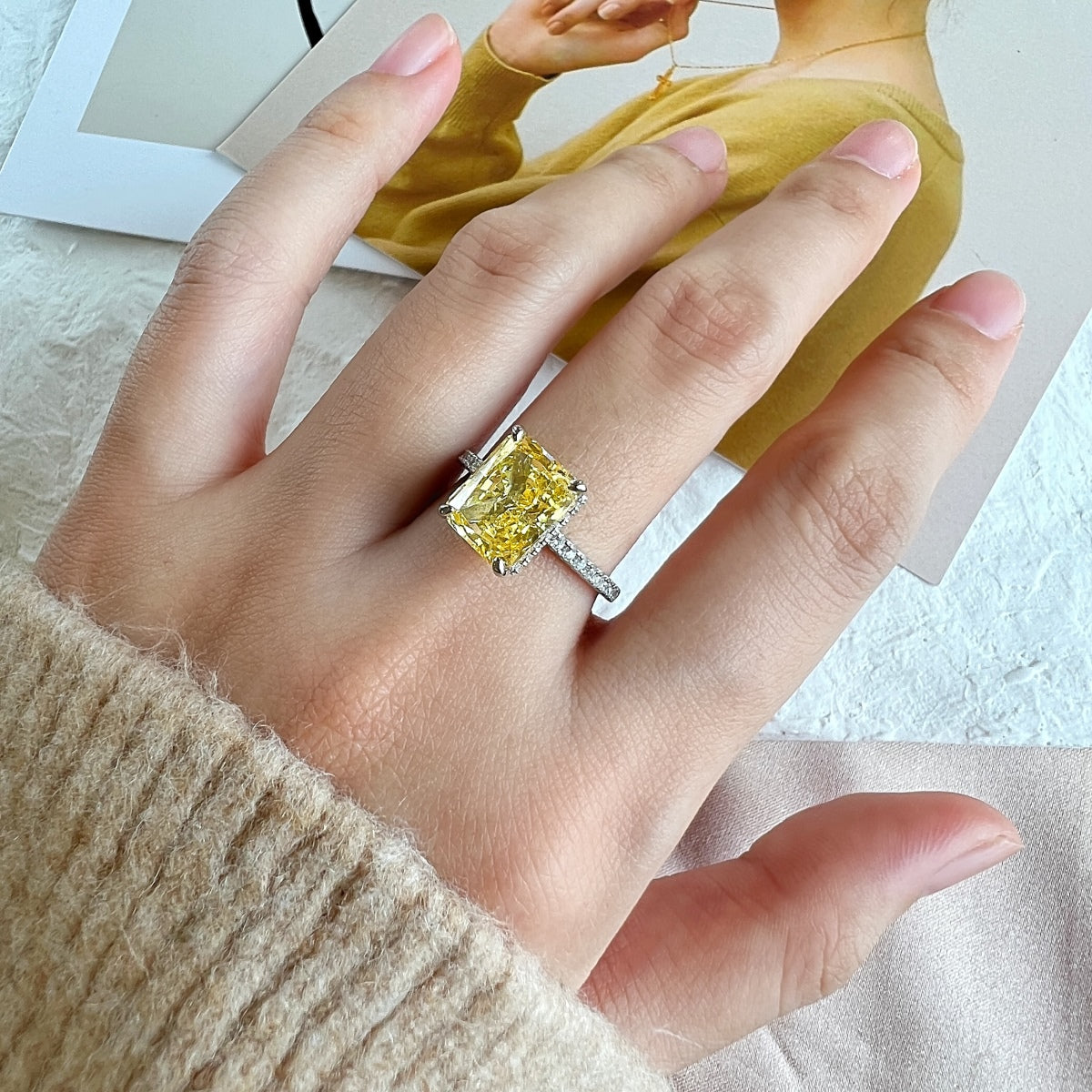 [Lora-Jewelry] Bague de fiançailles luxueuse de 4,0 carats