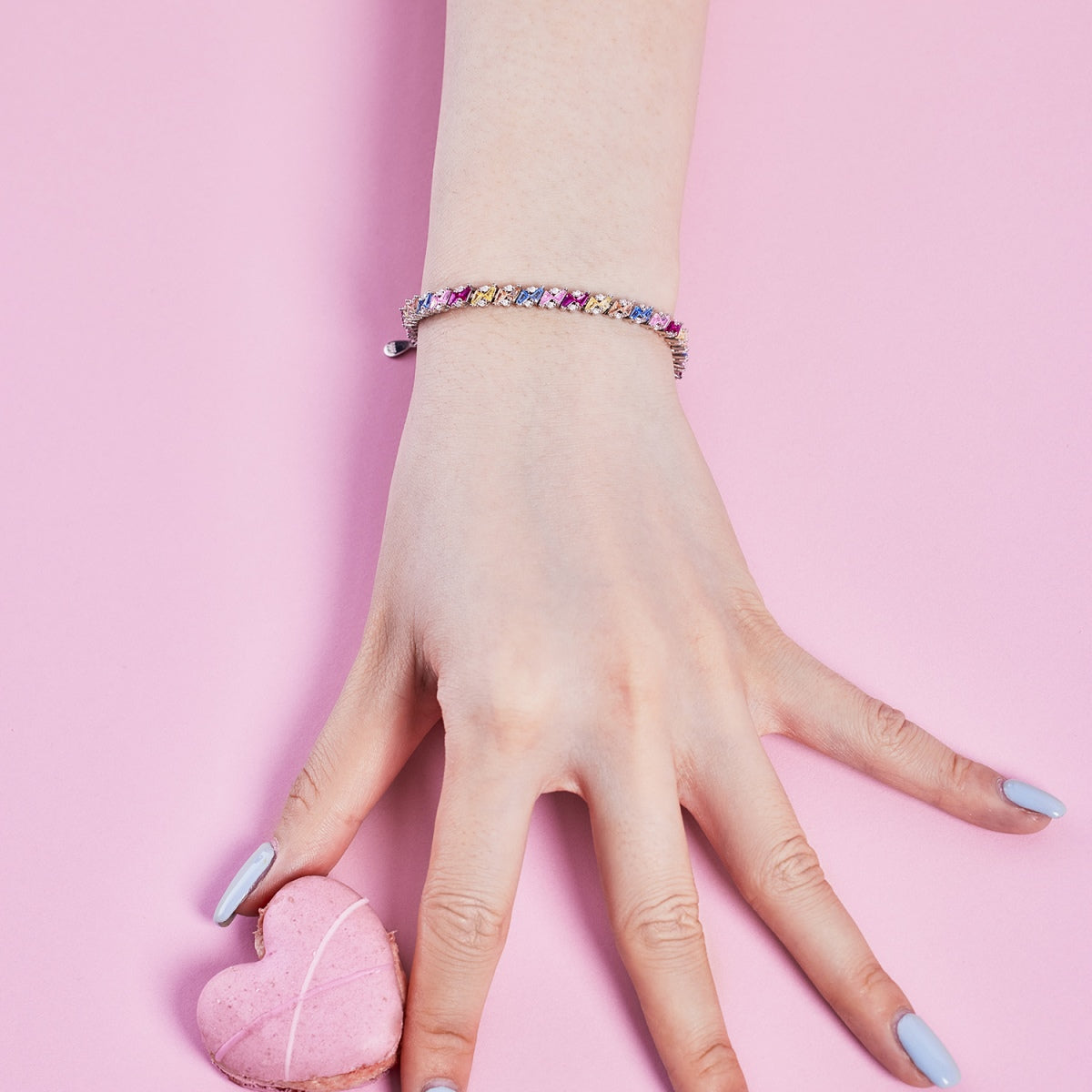 [Lora-Jewelry] Bracelet de fête orné et scintillant à plusieurs coupes