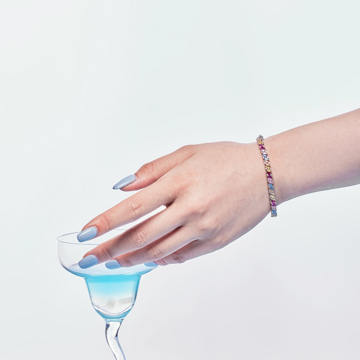 [Lora-Jewelry] Bracelet de fête orné et scintillant à plusieurs coupes