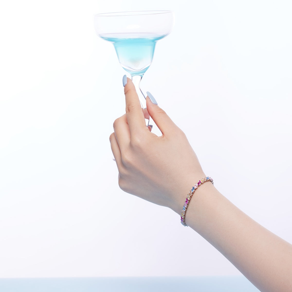 [Lora-Jewelry] Bracelet de fête orné et scintillant à plusieurs coupes