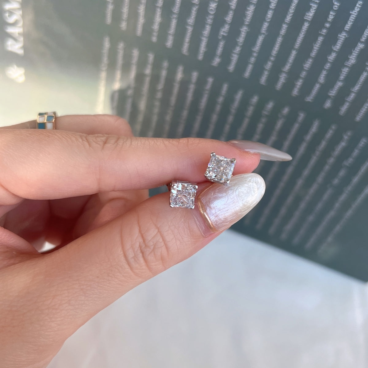 [Lora-Jewelry] Boucles d'oreilles de mariage taille princesse radieuse de 1,0 carat