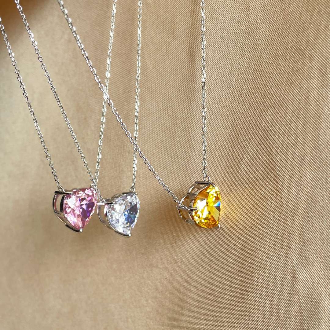 [Lora-Jewelry] Collier en forme de cœur rayonnant de 6,0 carats