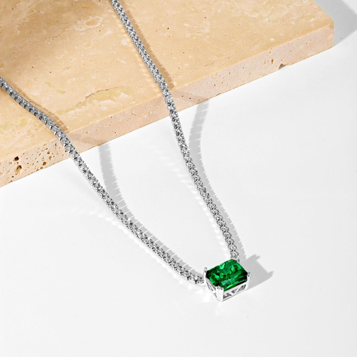 [Lora-Jewelry] Collier élégant taille radiant de 4,0 carats