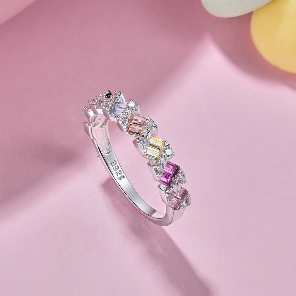 [Lora-Jewelry] Bague quotidienne délicate et vibrante taille émeraude