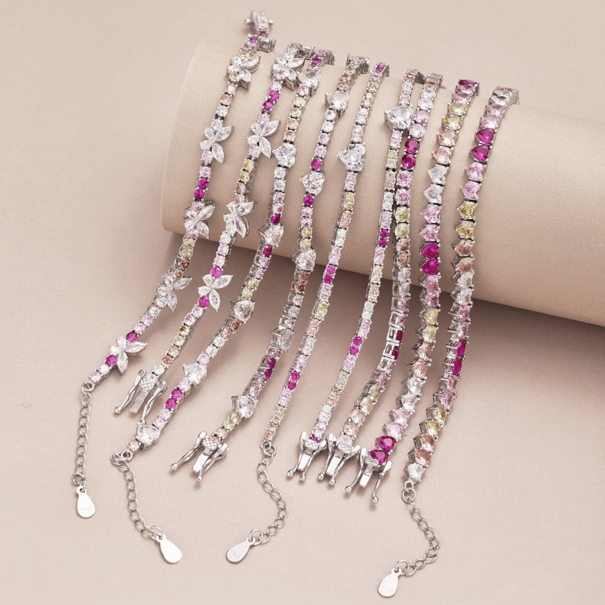 [Lora-Jewelry]繊細でカラフルなエメラルドカットのパーティーブレスレット