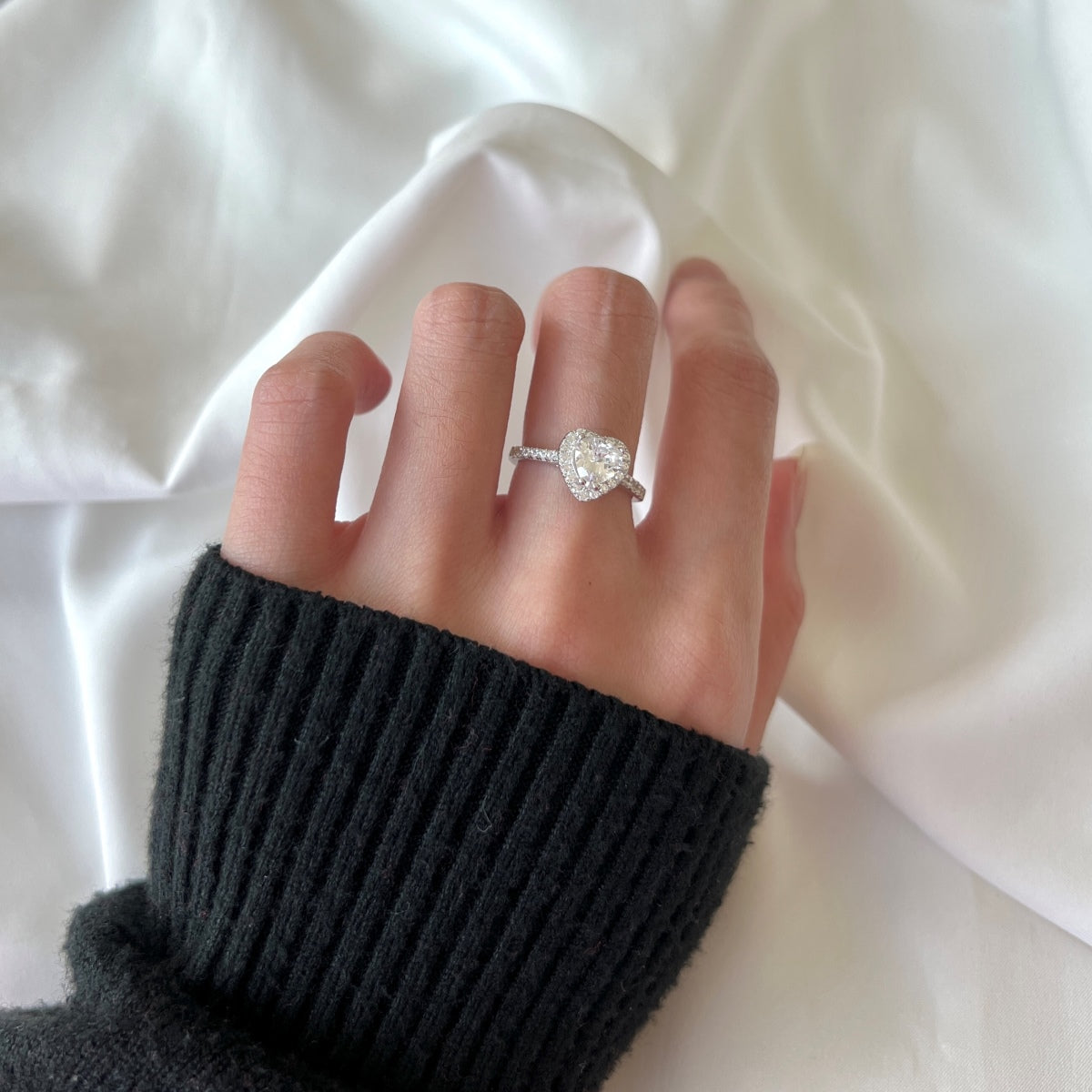 [Lora-Jewelry] Bague d'amour romantique en forme de cœur éclaboussante et éternelle
