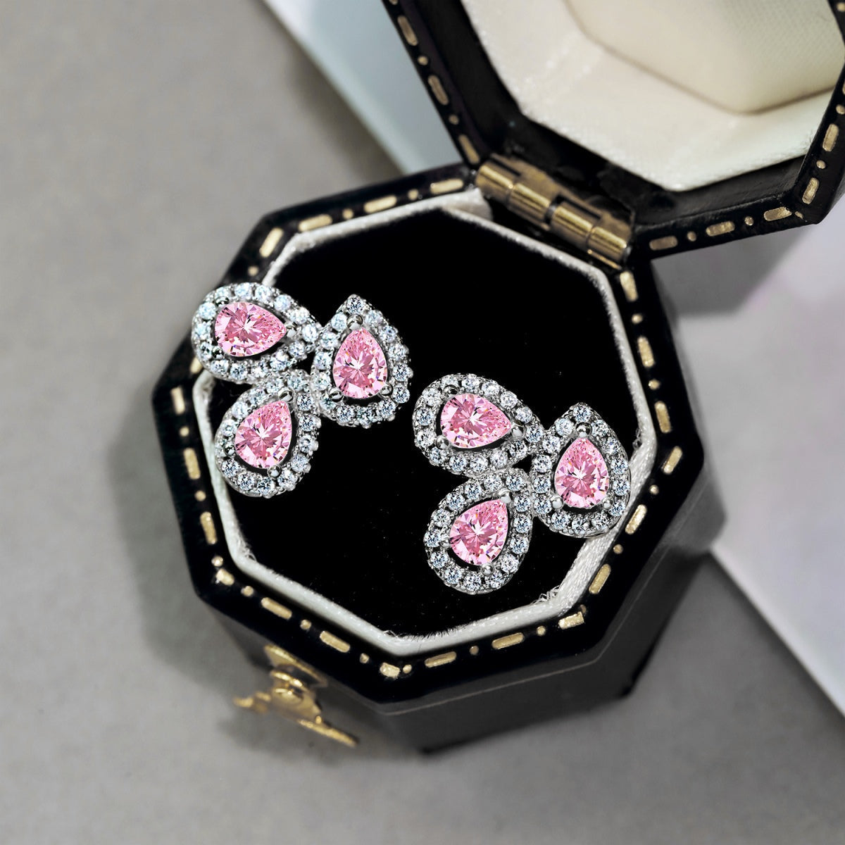 [Lora-Jewelry] Boucles d'oreilles ornées en forme de fleur taille poire
