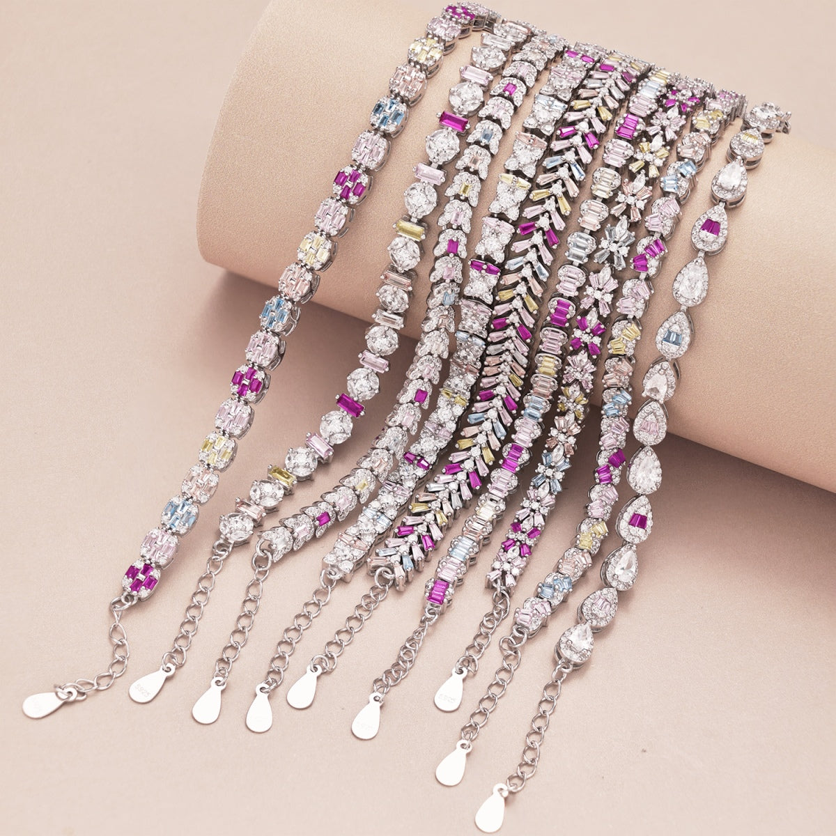[Lora-Jewelry] Bracelet délicat et radiant taille émeraude pour le quotidien