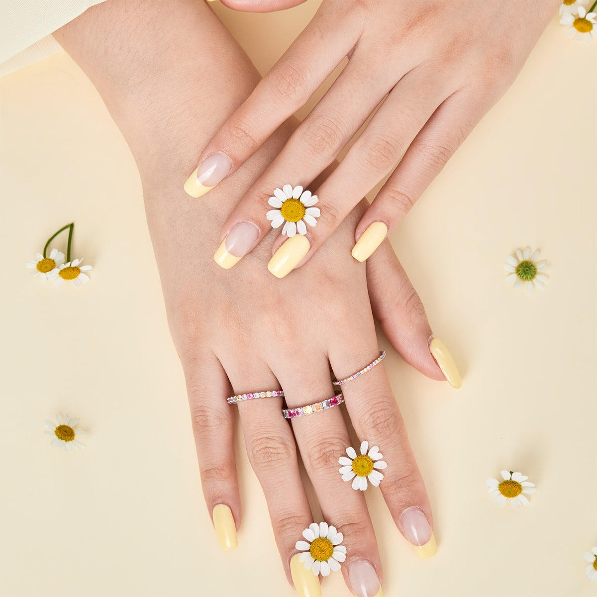 [Lora-Jewelry] Bague élégante et vive à taille ronde pour tous les jours
