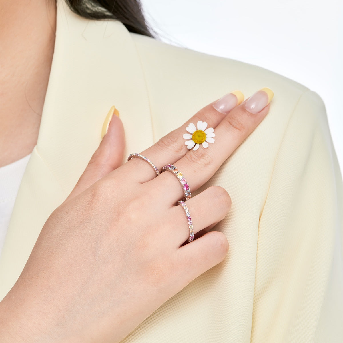 [Lora-Jewelry] Bague élégante et vive à taille ronde pour tous les jours