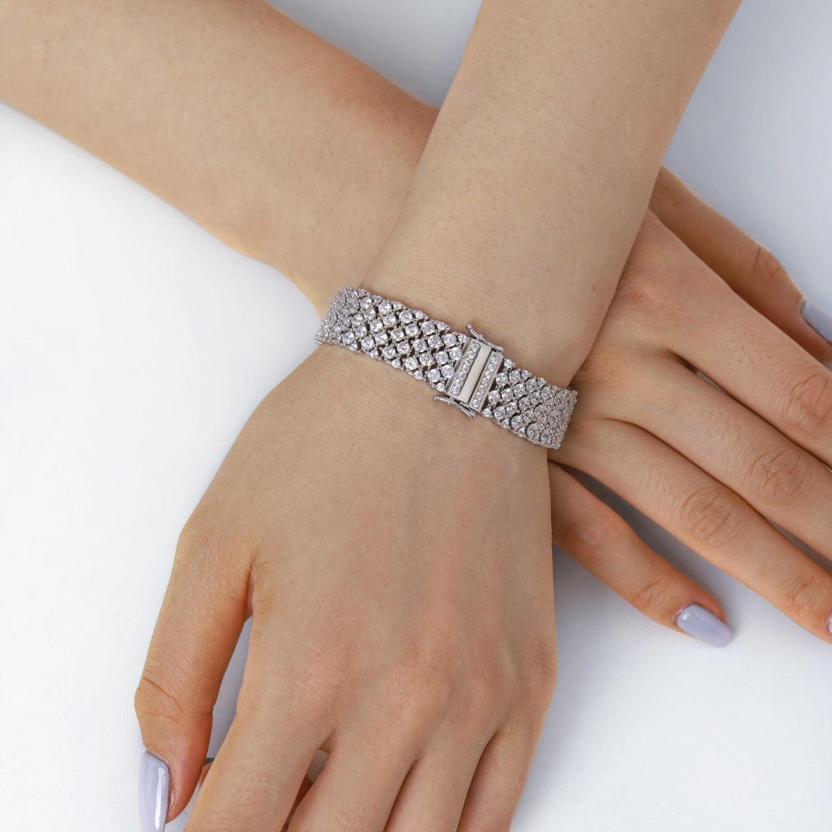 [Lora-Jewelry] Bracelet de fête élégant et orné de coupe ronde
