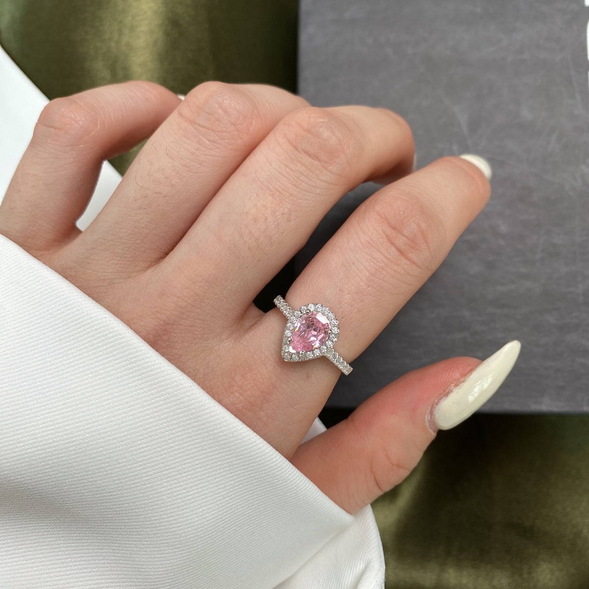[Lora-Jewelry] Alliance de mariage luxueuse en forme de goutte d'eau de 1,0 carat