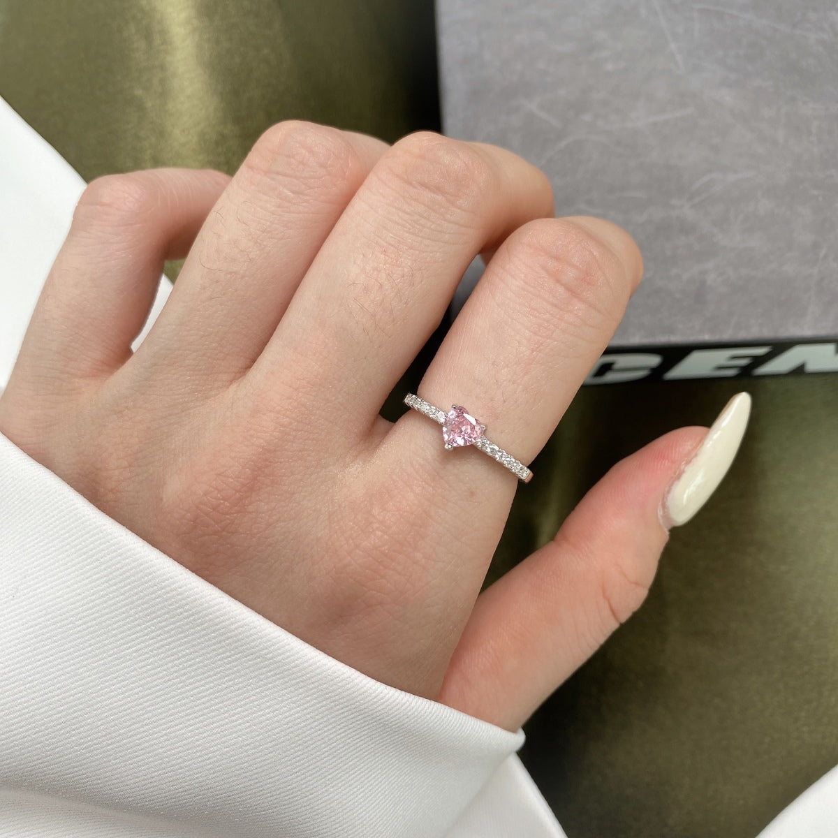 [Lora-Jewelry]0.5カラット カラットエタニティ チャーミング ハートシェイプ ラバーリング
