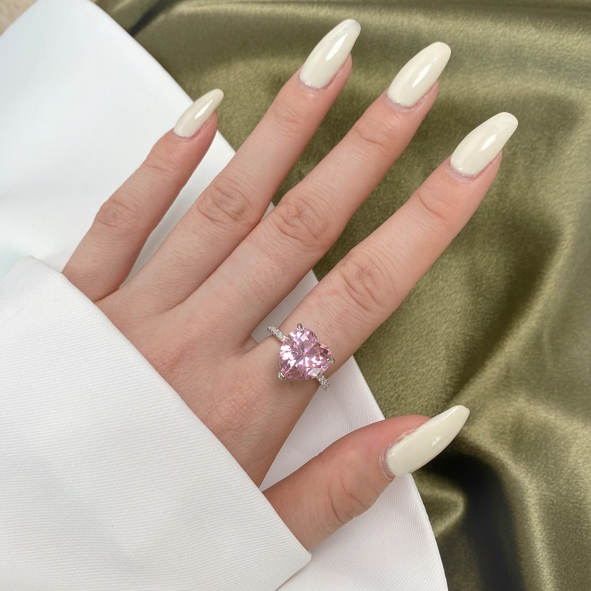 [Lora-Jewelry] Bague romantique luxueuse en forme de cœur, scintillante et étincelante, de 6,0 carats