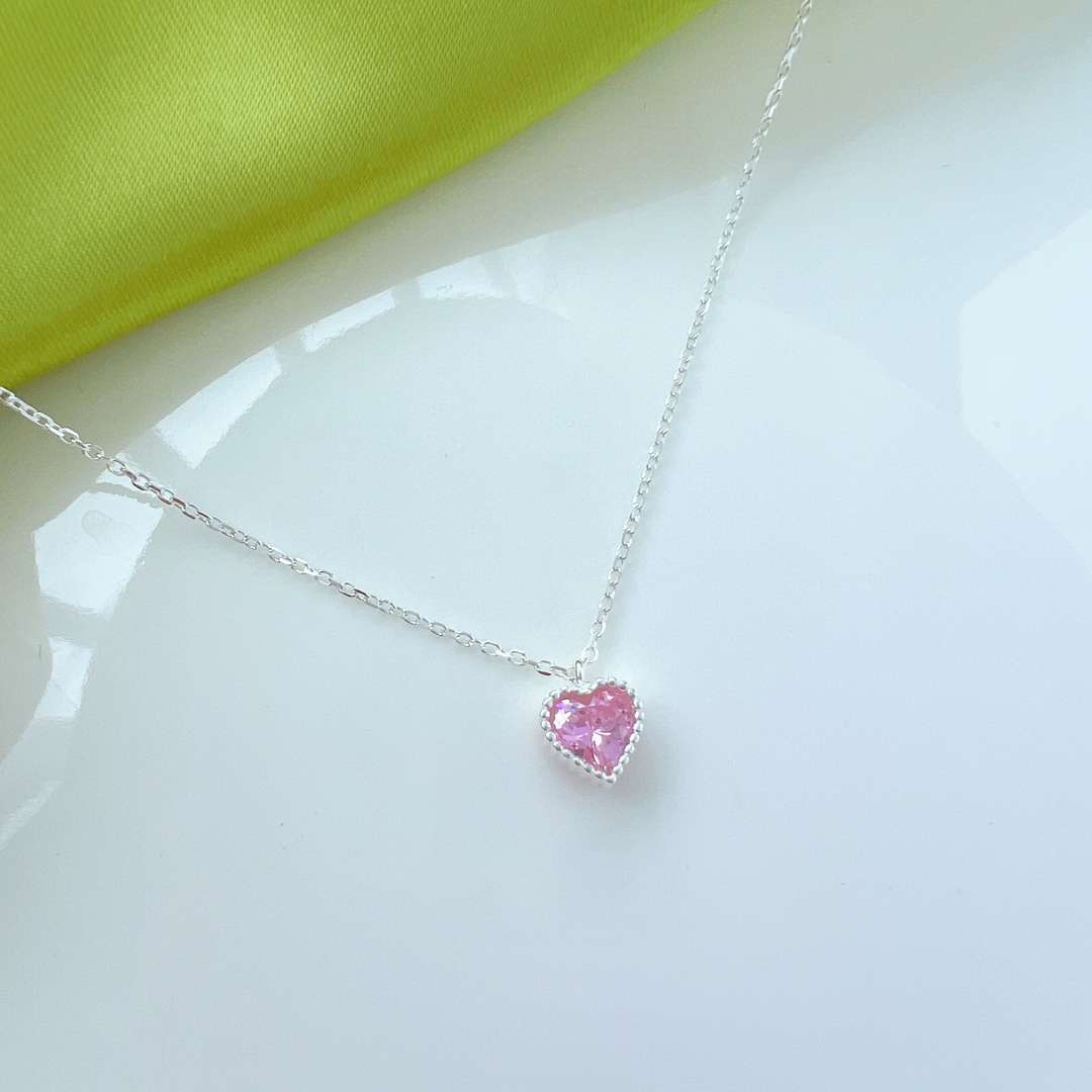 [Lora-Jewelry] Collier en forme de cœur orné
