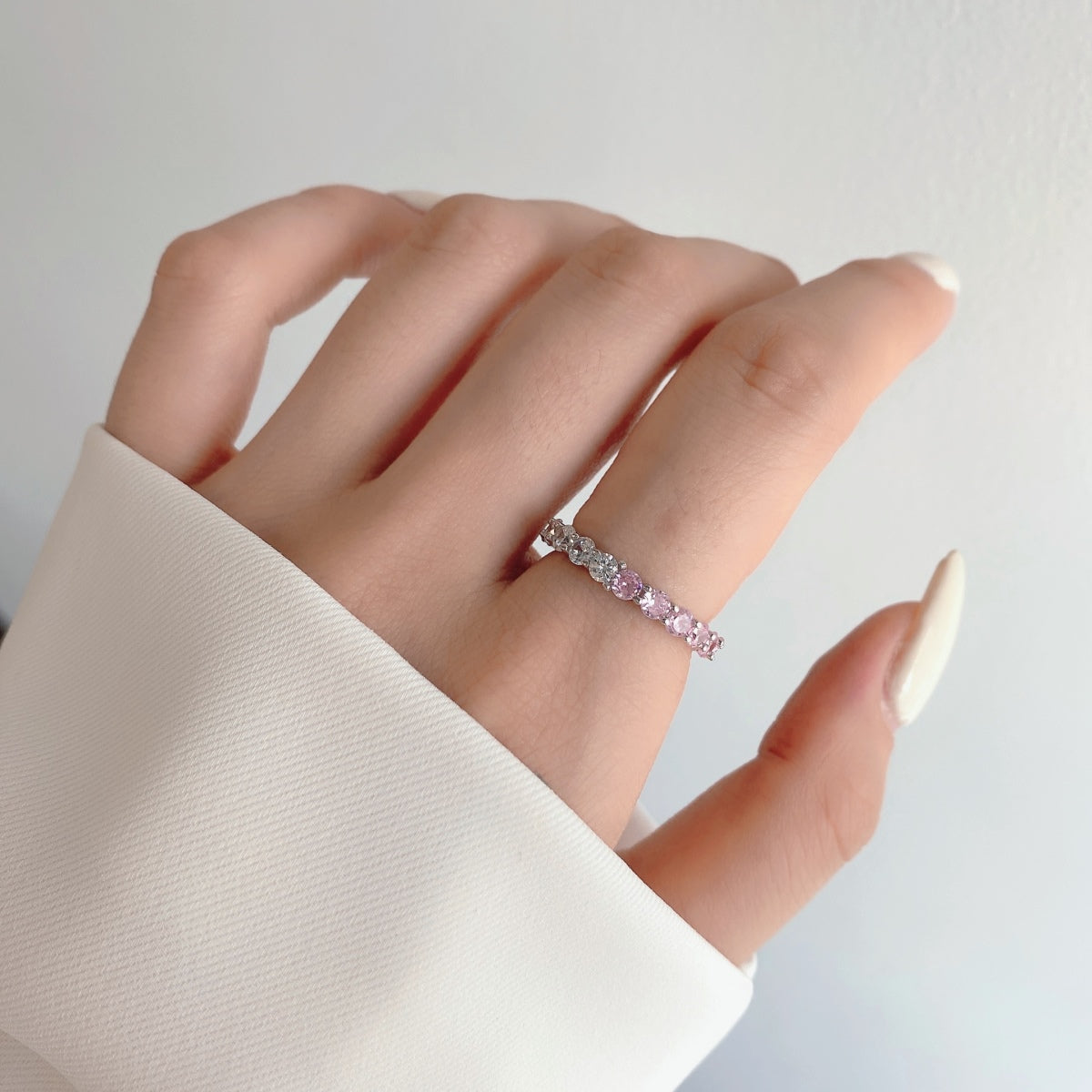 [ローラジュエリー]輝くラウンドカットテニスリング