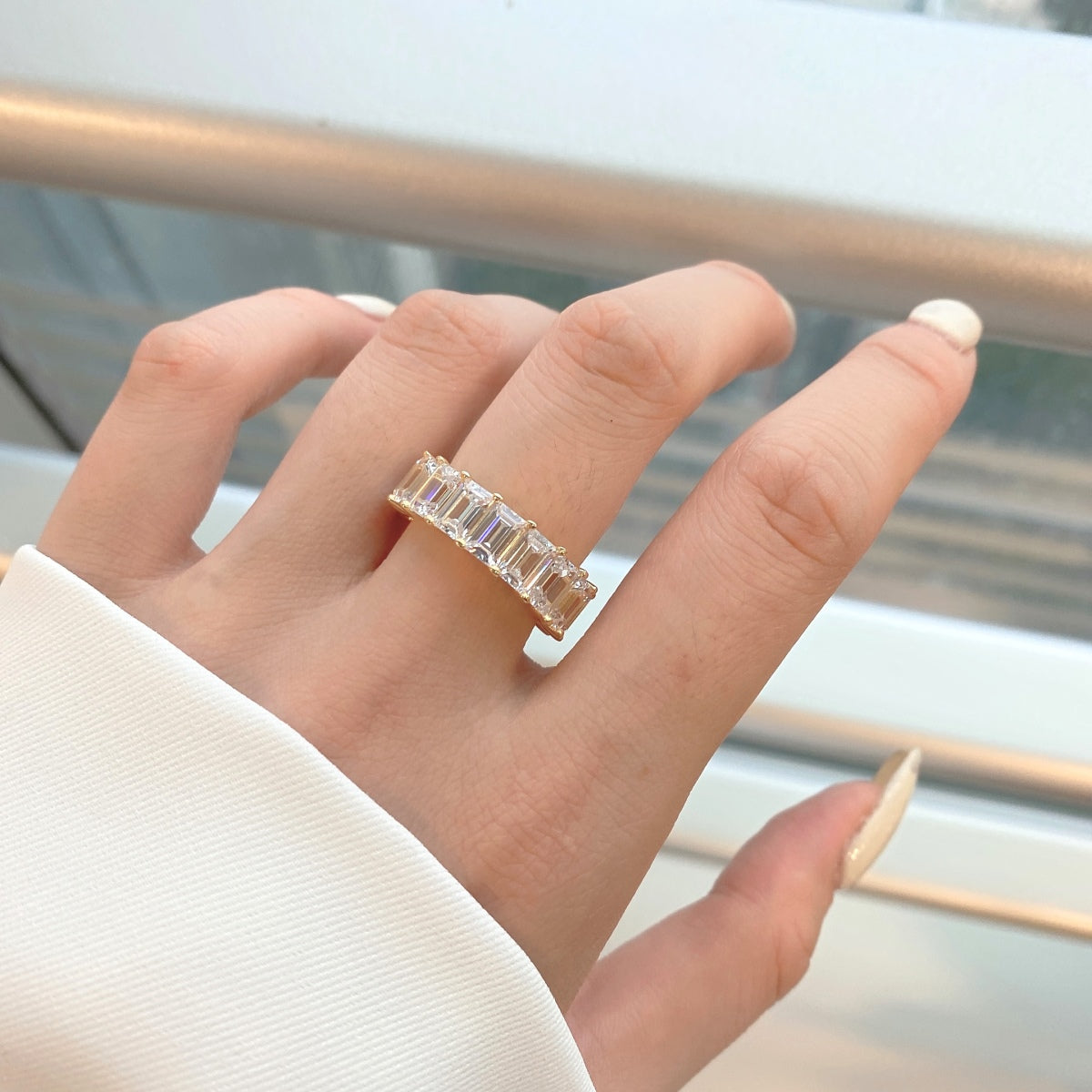 [Lora-Jewelry] Bague tennis élégante taille émeraude de 0,75 carat