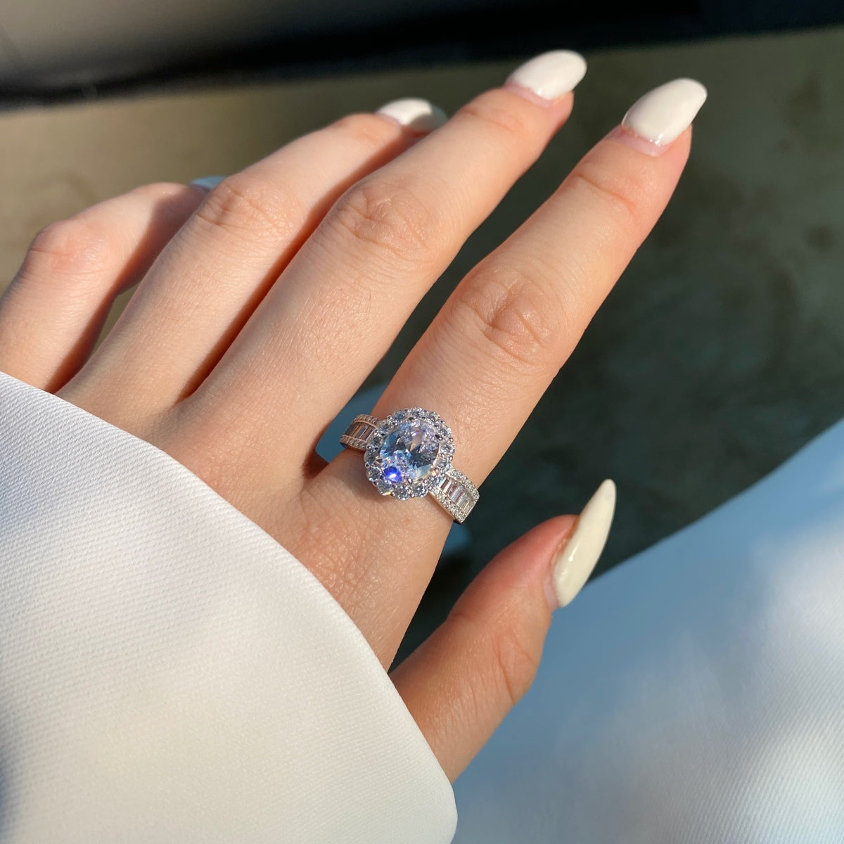 [Lora-Jewelry] Bague de banquet éblouissante et charmante de 1,5 carat à taille ovale