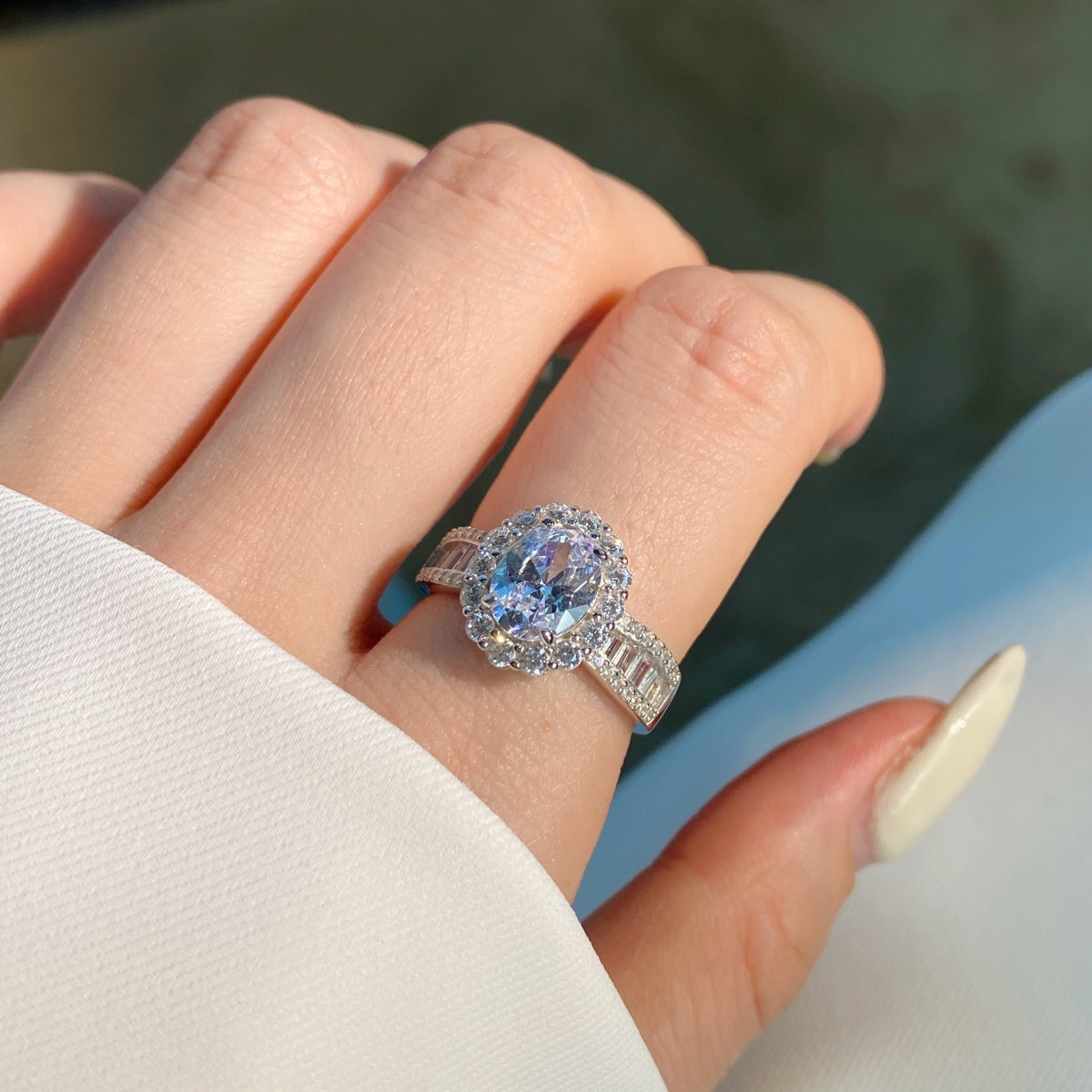 [Lora-Jewelry] Bague de banquet éblouissante et charmante de 1,5 carat à taille ovale