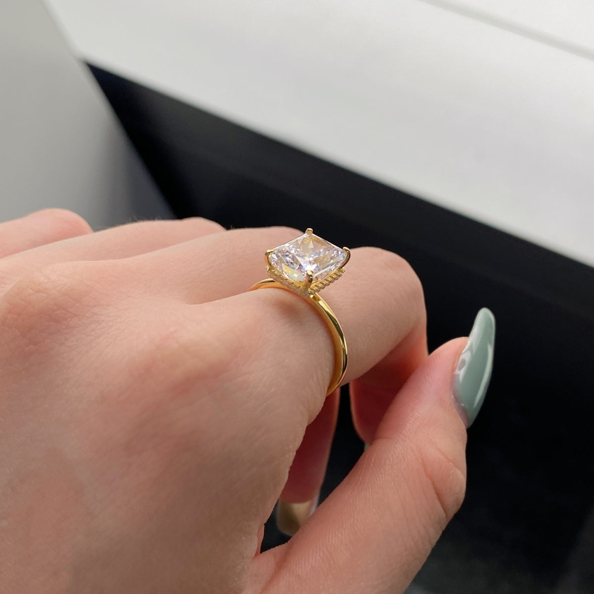 [Lora-Jewelry] Bague de banquet ornée de 4,0 carats, taille radiand enchanteresse