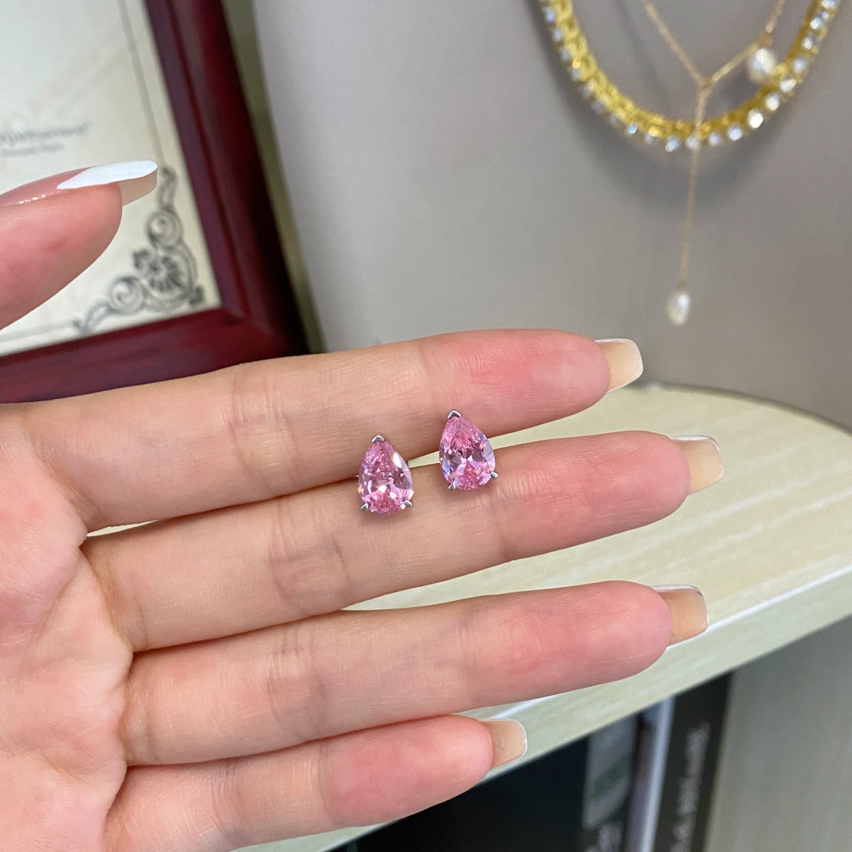 [Lora-Jewelry] Boucles d'oreilles ornées en forme de goutte d'eau