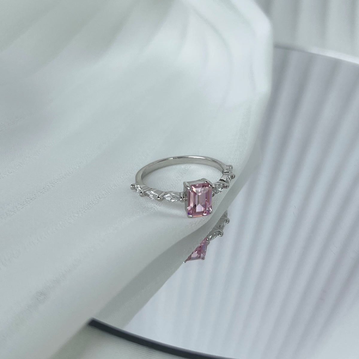 [Lora-Jewelry] Bague quotidienne délicate et resplendissante de 1,0 carat
