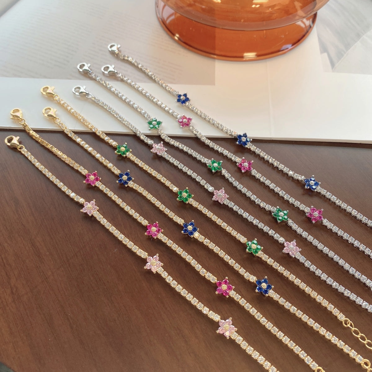 [Lora-Jewelry]Sparkling Flower Shape Tennis Bracelet