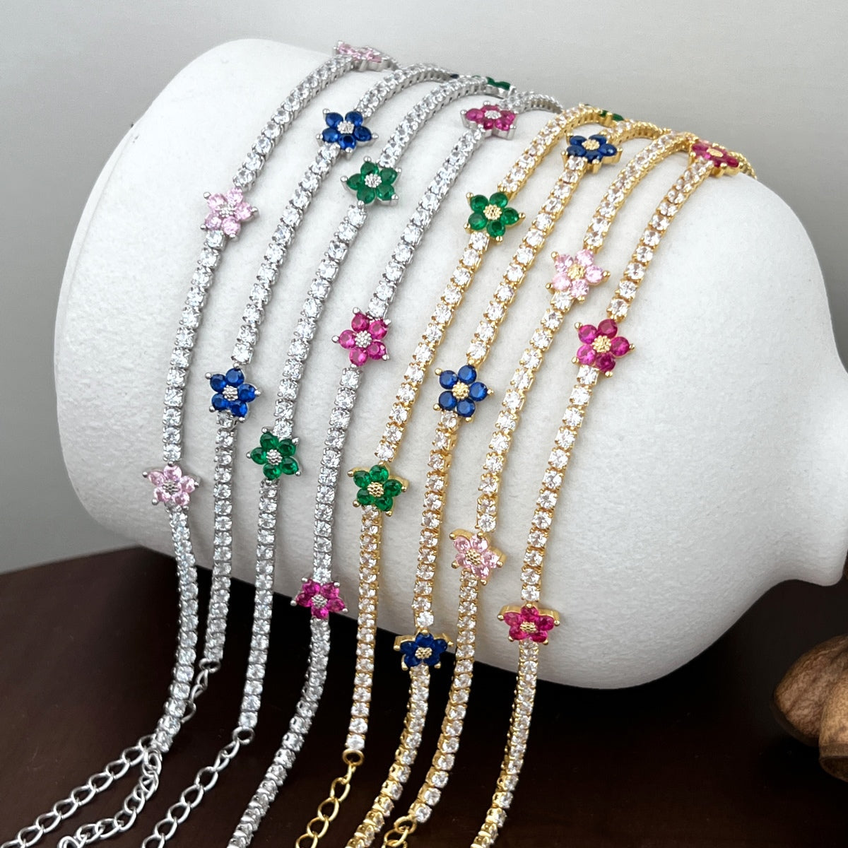 [Lora-Jewelry]Sparkling Flower Shape Tennis Bracelet