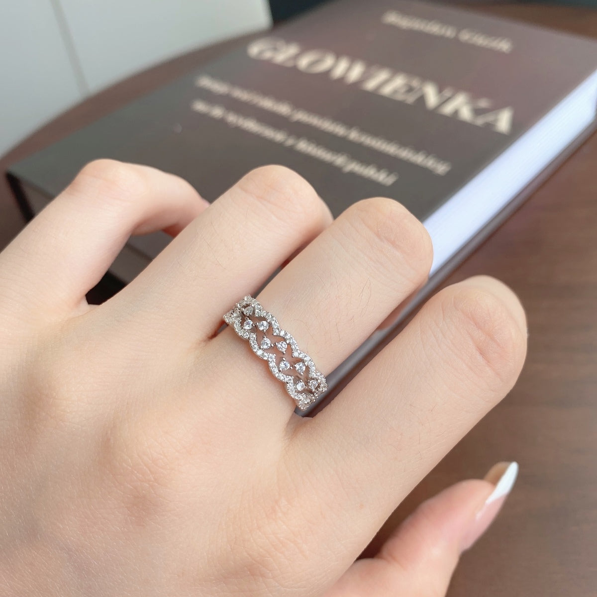 [Lora-Jewelry] Bague de fête élégante et resplendissante de forme ronde