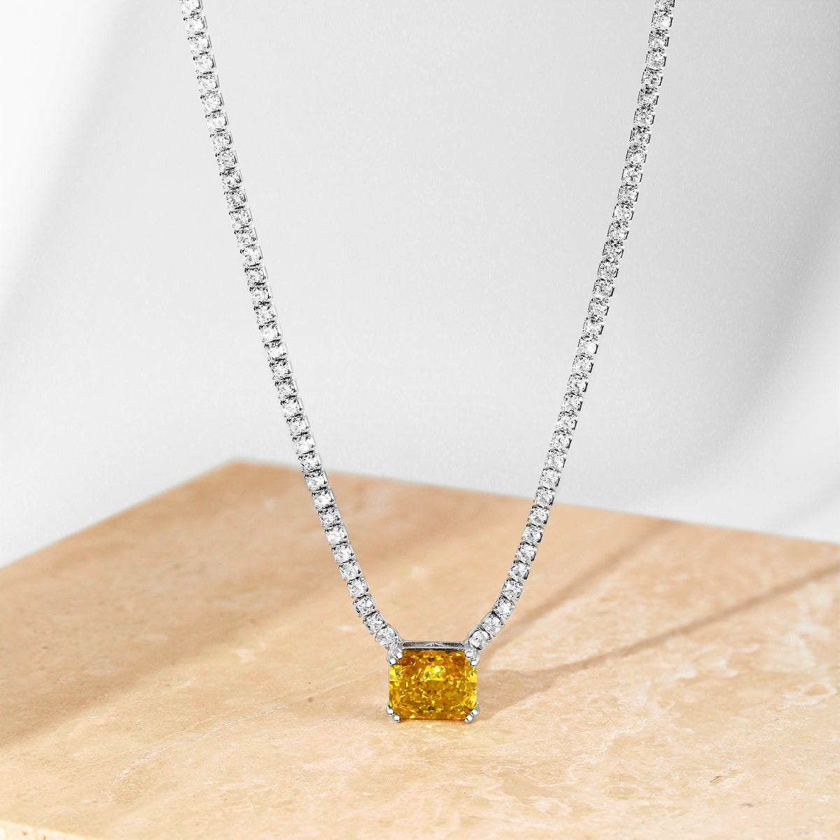 [Lora-Jewelry] Collier élégant taille radiant de 4,0 carats